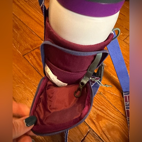 Owala 32oz in Dreamy Field & The North Face Borealis water bottle holder - Picture 2 of 7